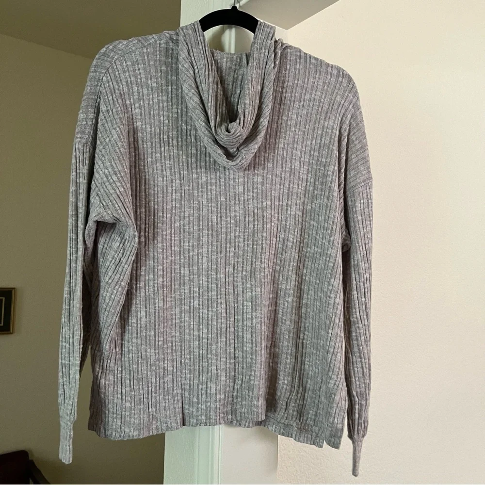 American Eagle Pullover - Picture 3 of 3